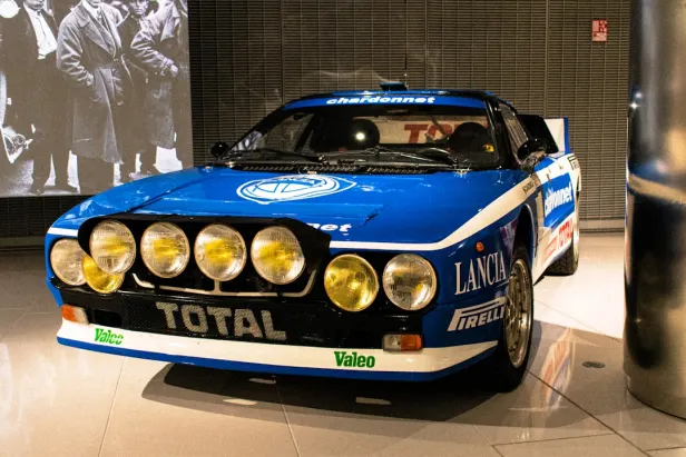 Elroyale CasinoAdvantages Android/iOS App